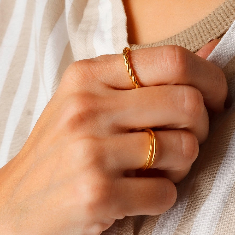 Anillo Plata dorada entrelazado